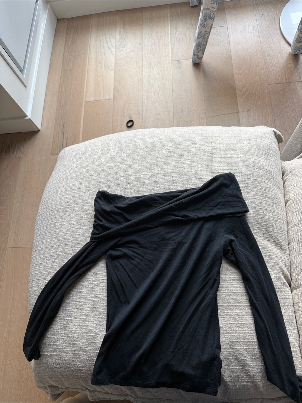 Babaton Black Off-Shoulder Long Sleeve Top